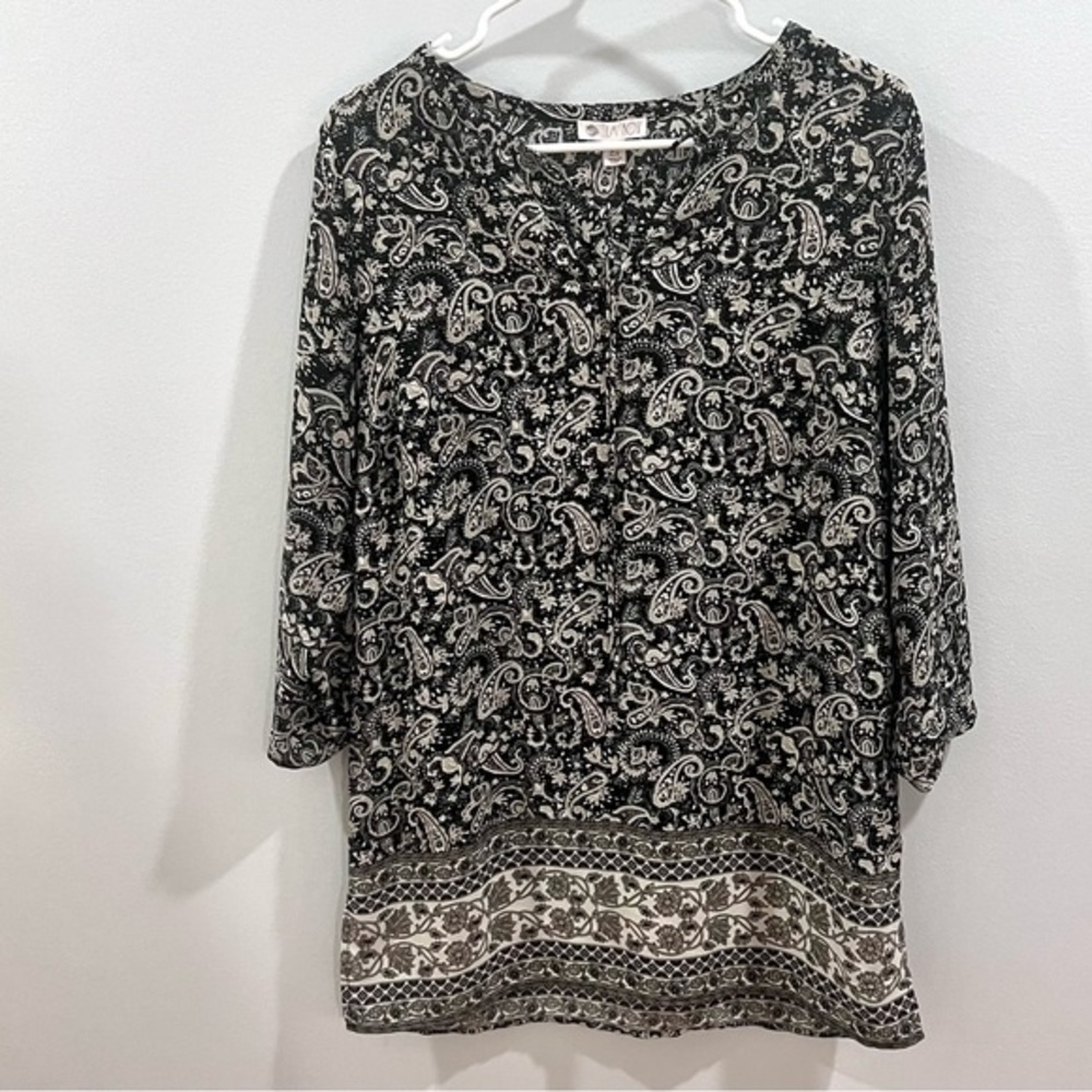 Lila Rose V-neck paisley print boho top size medium